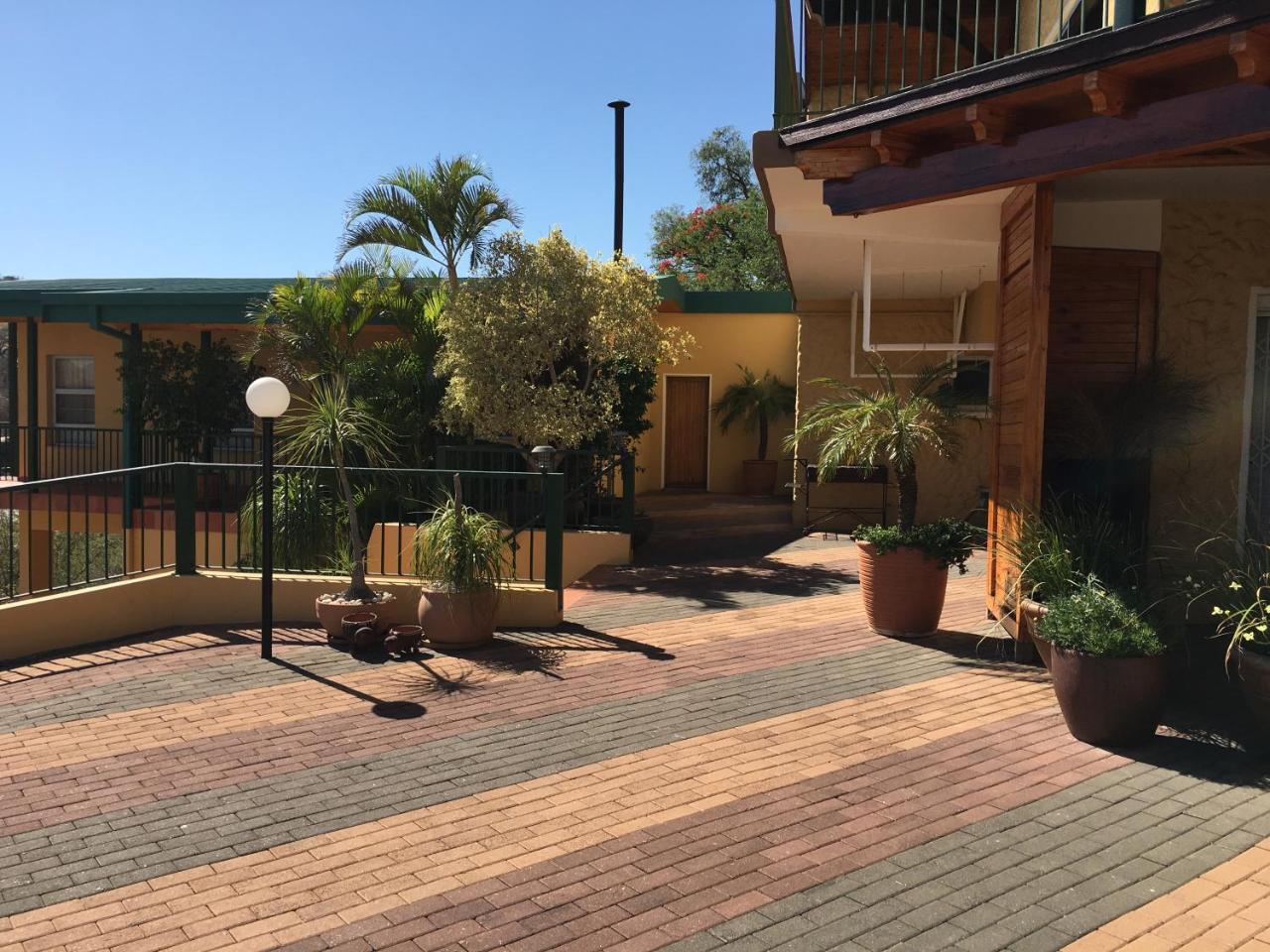 Hotel Felsenblick Self-Catering Windhoek Esterno foto